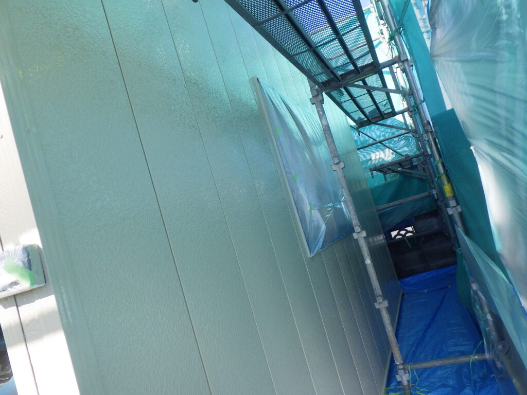 外壁サイディングの上塗り塗装終了です