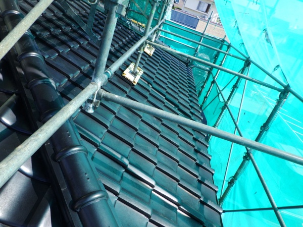 下屋根の漆喰増し詰め工事が終了しました