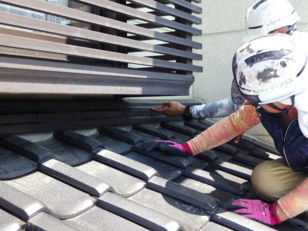 雨漏り箇所の確認中です