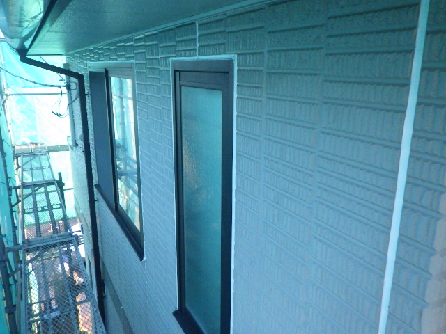 窓周りの打ち増しが終了しました