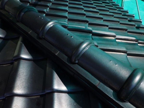 丸瓦と熨斗瓦のラバーロック終了です