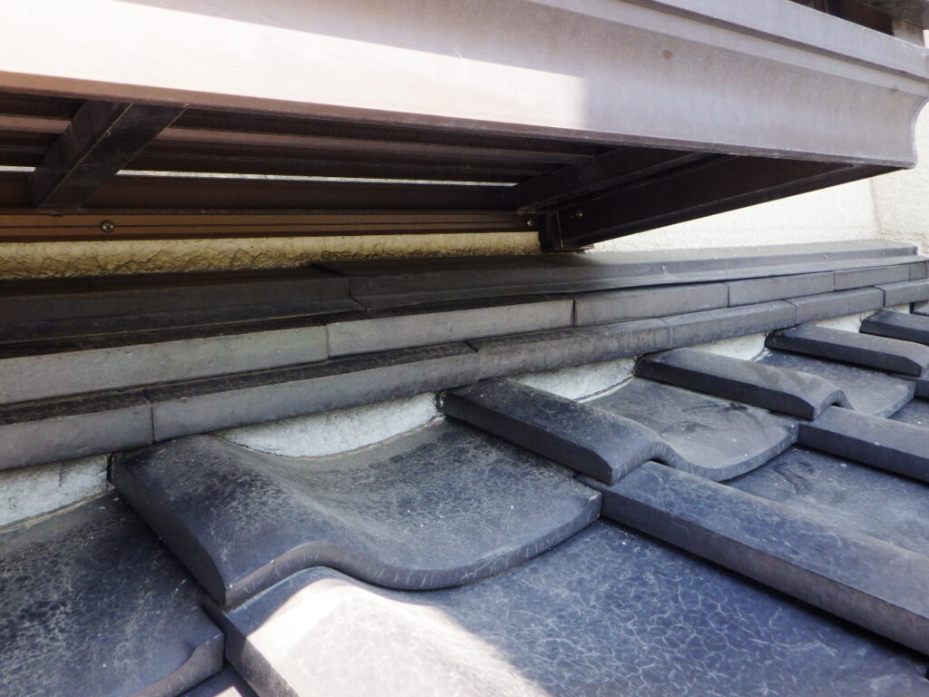 下屋根の雨漏り箇所です