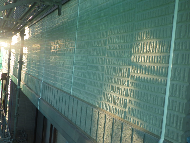 外壁目地のシーリングが終了しました