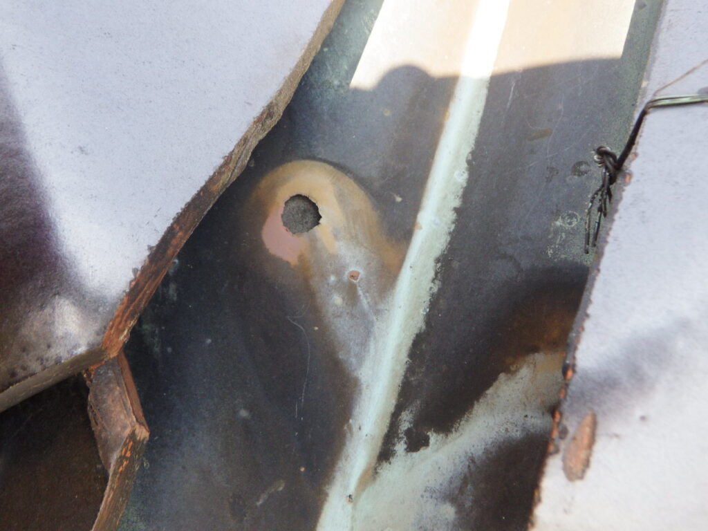 大屋根の雨漏り箇所です