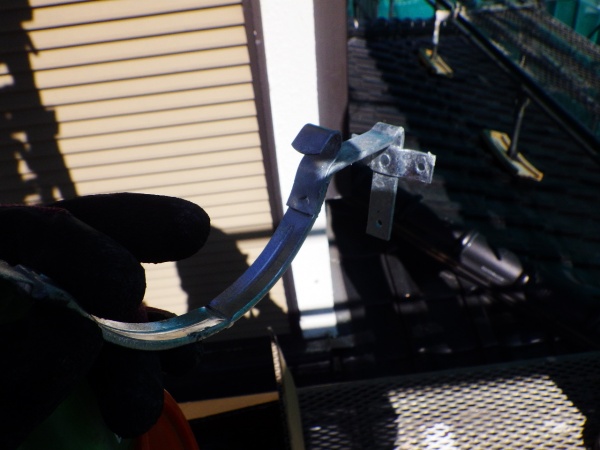 新規軒樋金具です