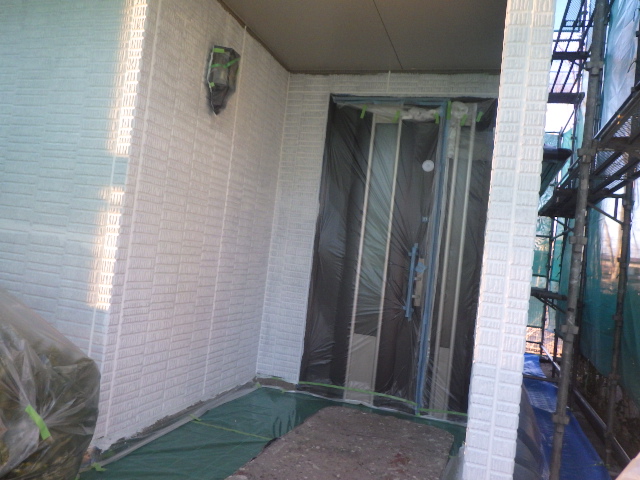 外壁下塗りが終了しました