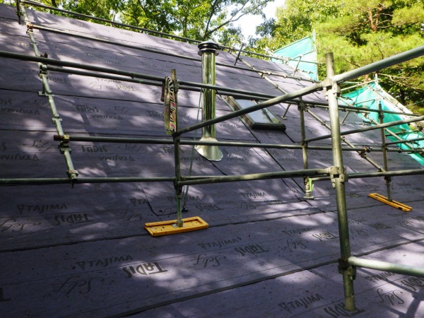 ルーフィングの貼り付けが終了しました