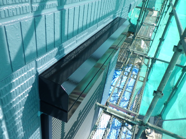 シャッターボックスの中塗り塗装終了です