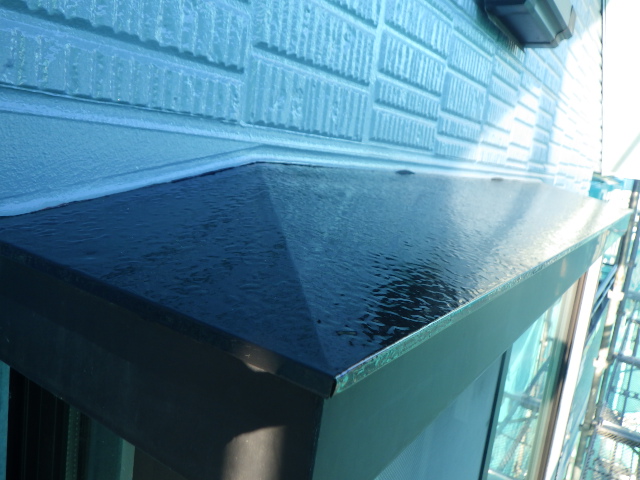 付帯部の上塗り終了です