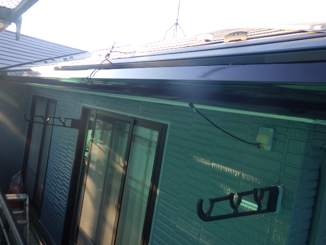 軒樋の上塗り終了です