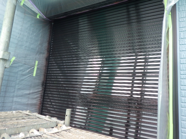 中塗り吹付塗装終了です