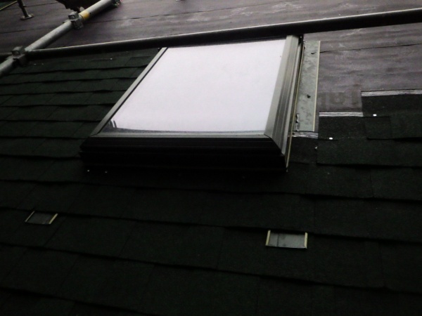 天窓周りの防水処理が終了しました