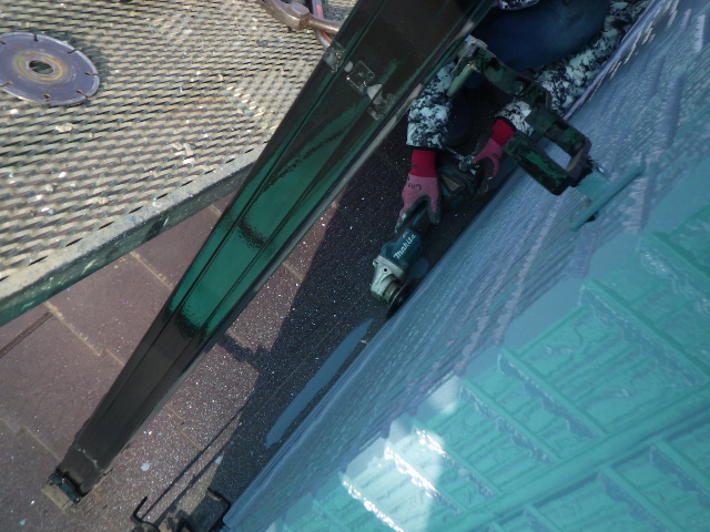 壁水切りの撤去中です