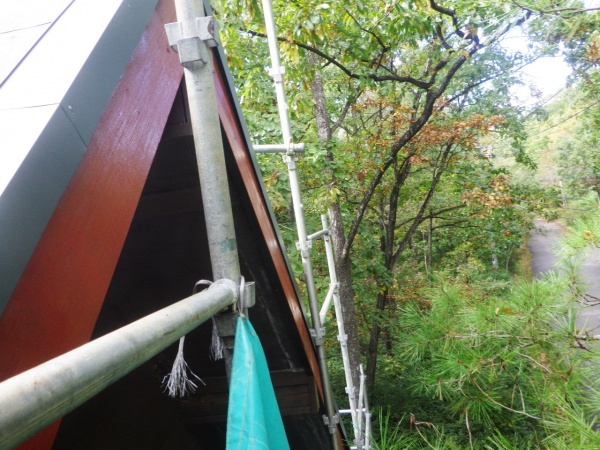 破風板の錆止め塗装終了です