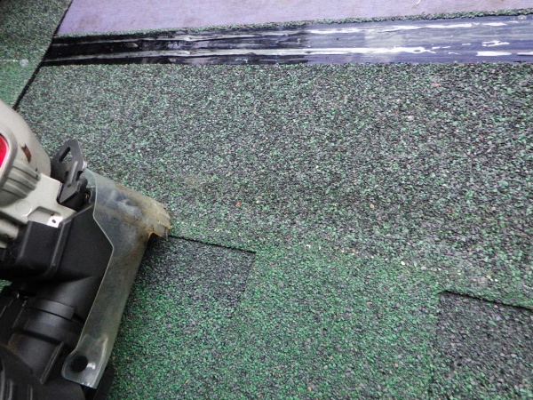 ルーフの固定中です