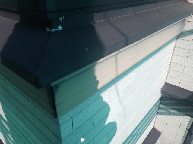 施工前のベランダ笠木の状態です