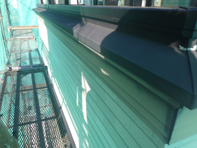 幕板と中間水切りの施工前です