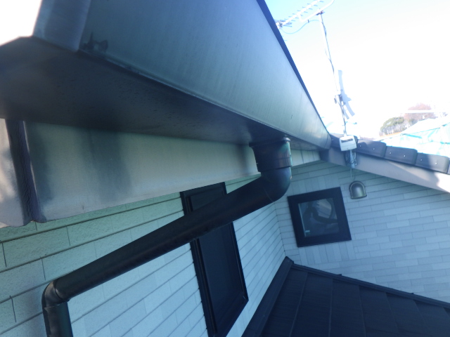 軒樋の施工前です