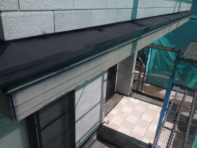 洗浄後の庇の状態です