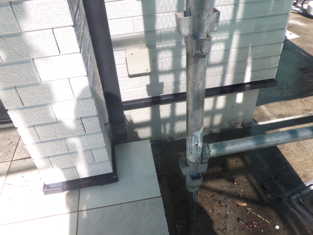 洗浄後の土台水切りの状態です