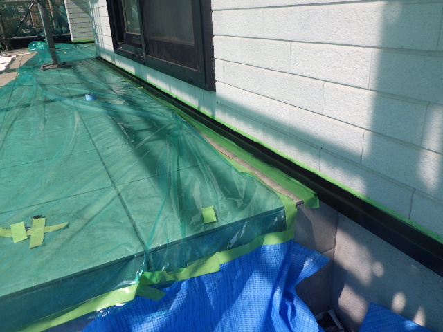 土台水切りの中塗り終了です