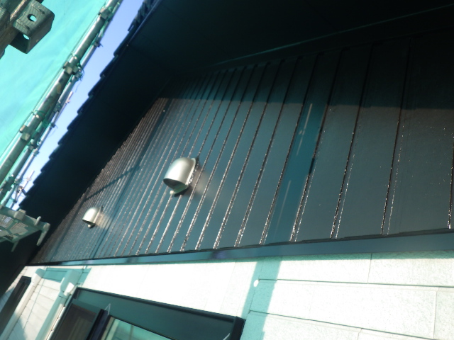 軒天と妻壁の施工後です