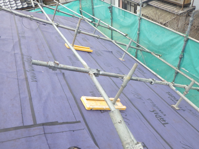 ルーフィングの貼り付けが終了しました