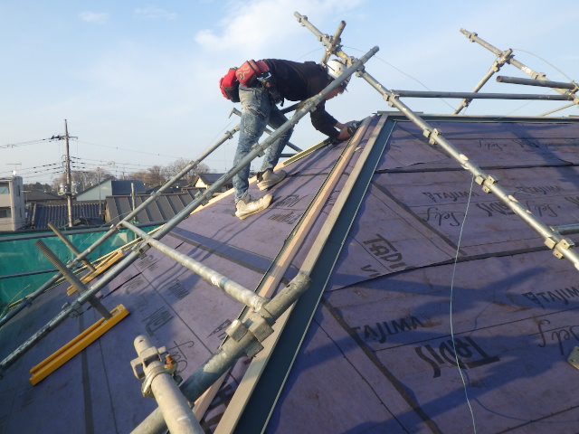 板金下地の取り付け中です