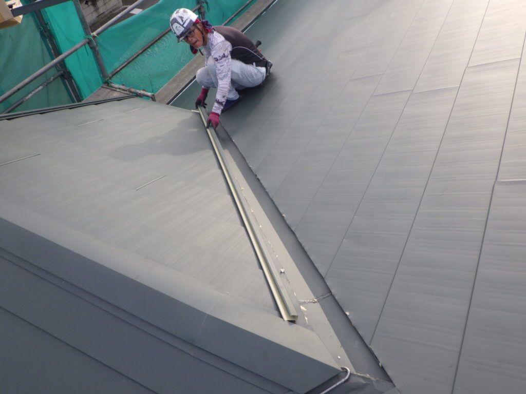 見切り縁の取付中です