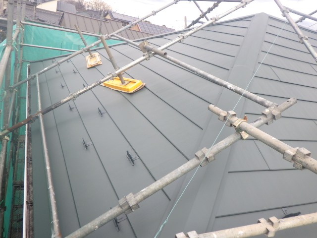 大屋根が完工しました