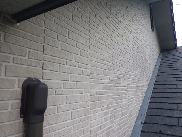 棟違い外壁の施工前です