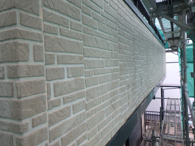 パラペット外壁の施工前です