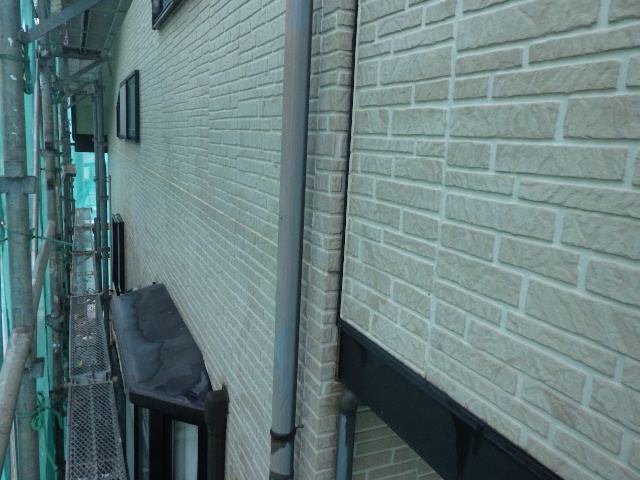 中段外壁の施工前です