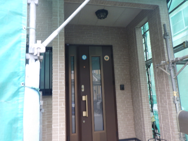 下段玄関周りの施工前です
