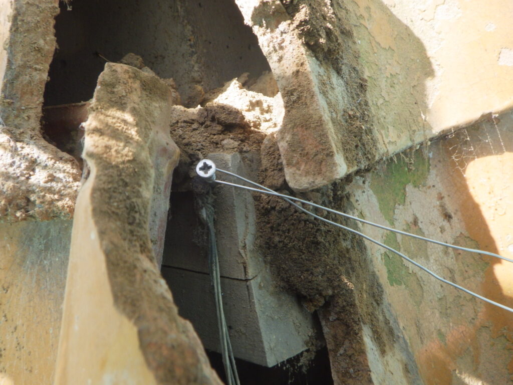 針金の取り付け中です