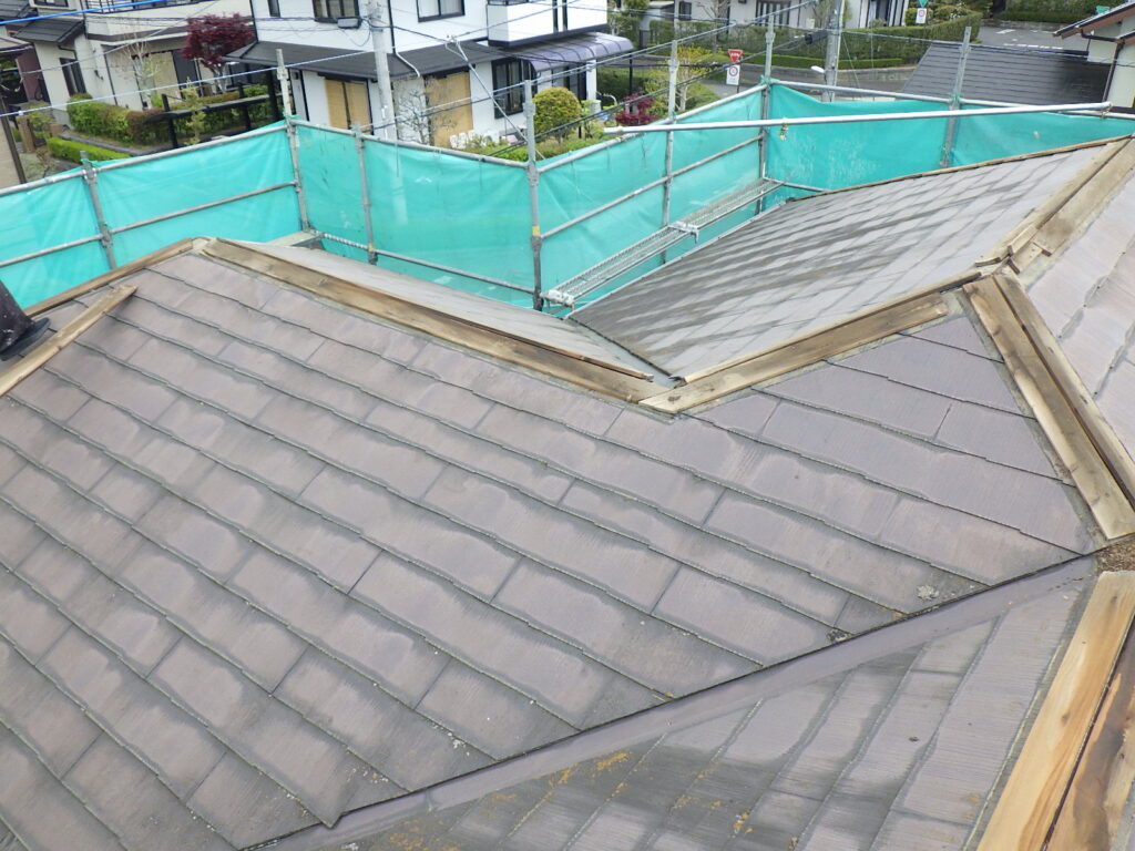 棟板金の撤去終了です
