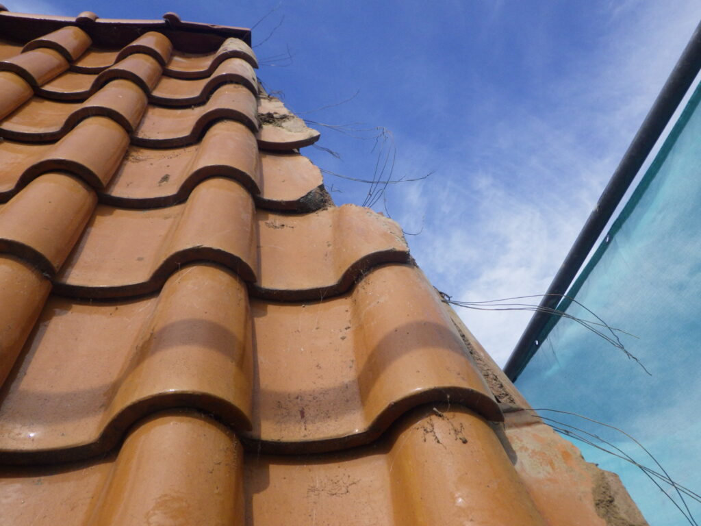 既存隅棟の撤去終了です