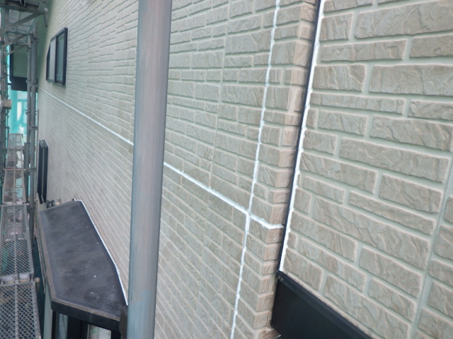 中段のシーリング打ち替えが終了しました