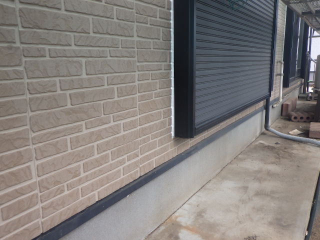 下段のシーリング打ち替えが終了しました