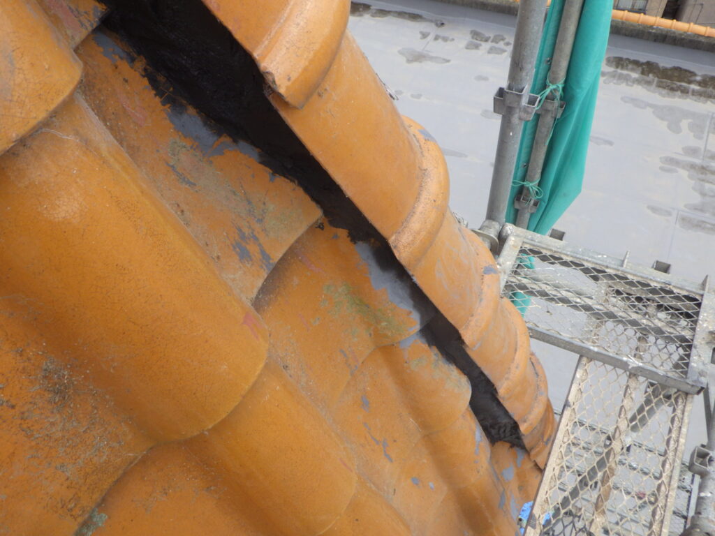 台面の側面を小手で均しました