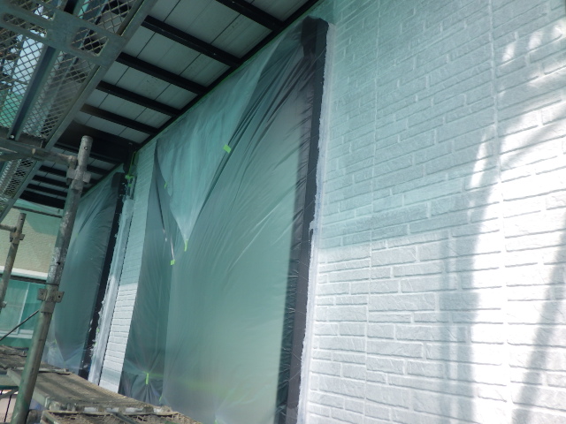 外壁の下塗り塗装が終了しました