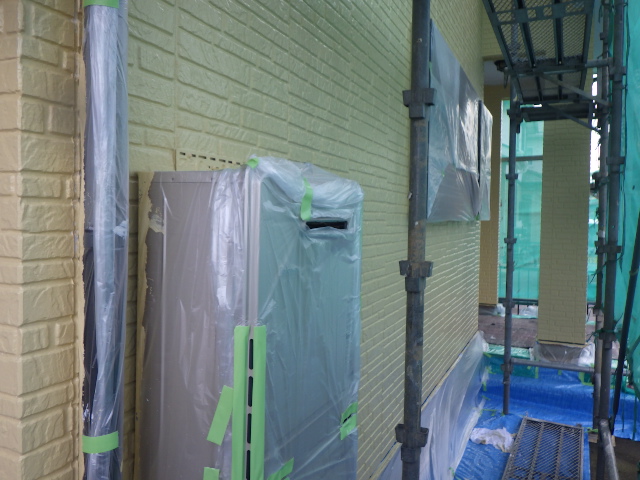 外壁の中塗り塗装終了です