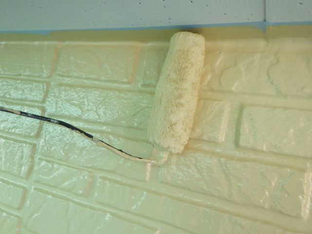 軒天取り合い塗装の２回目です