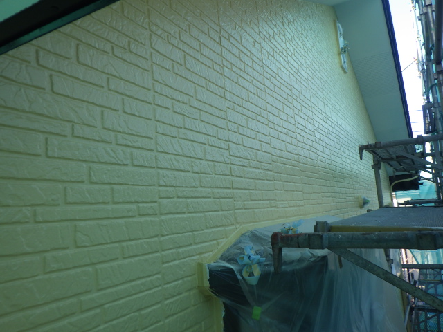 軒天取り合い塗装の２回目終了です