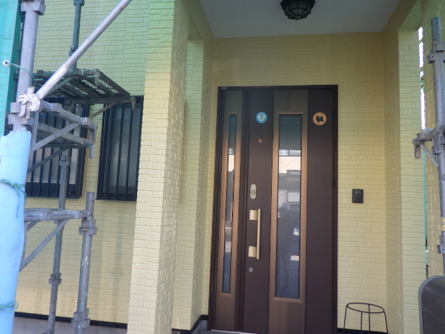 玄関周りの施工後です