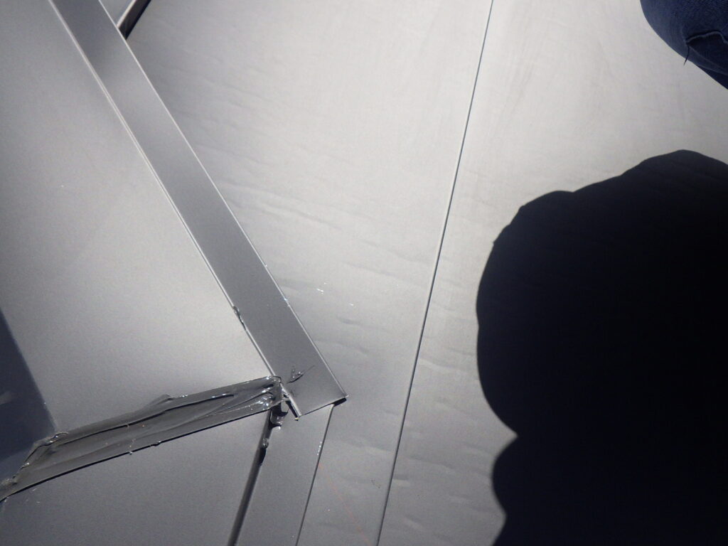 作業中に付いた小さな傷です