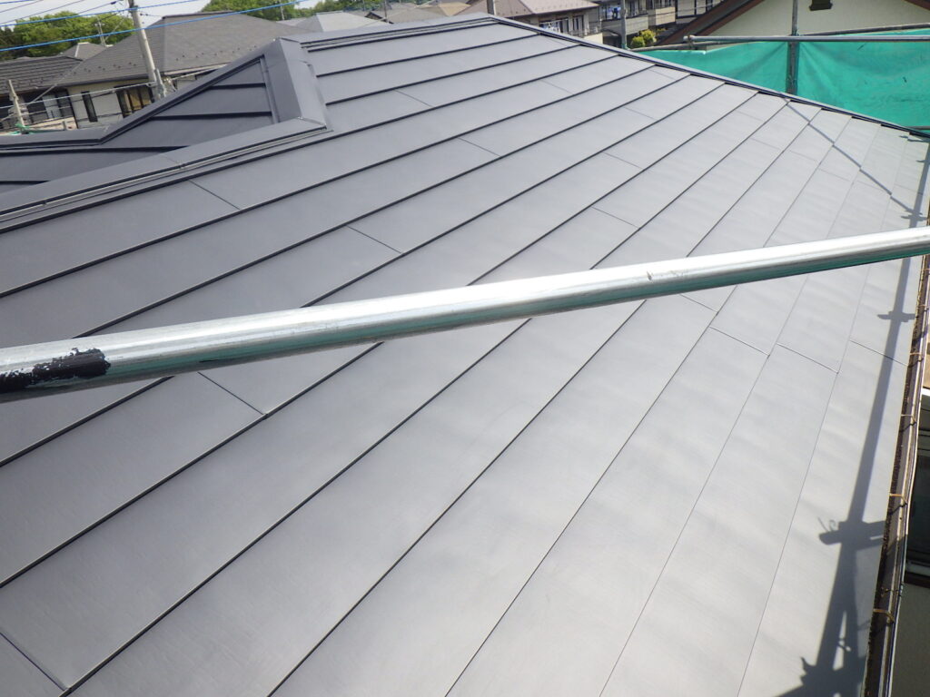 大屋根の屋根カバー工事が終了しました