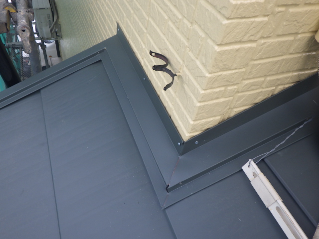 壁水切りを取り付けました