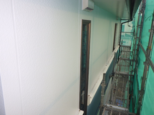 上段の上塗り終了です