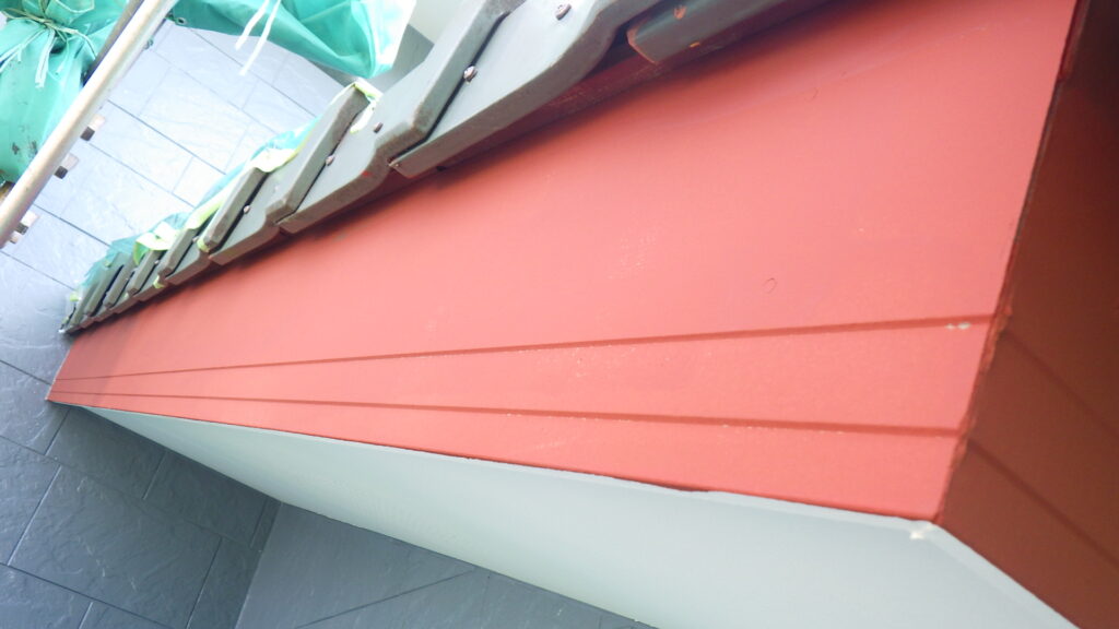 破風板の下塗り終了です